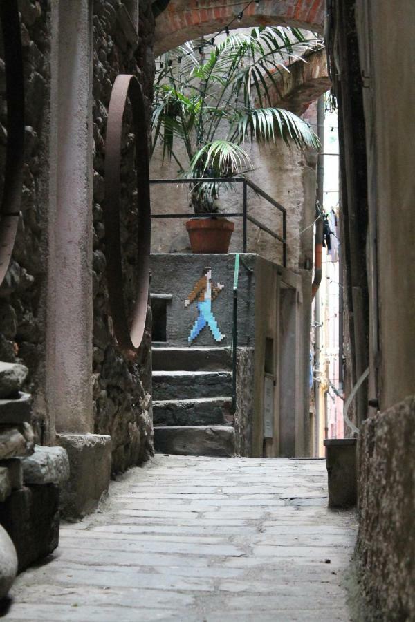 Guardando Le Stelle Apartment Vernazza Luaran gambar