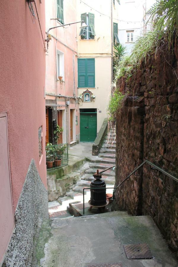 Guardando Le Stelle Apartment Vernazza Luaran gambar