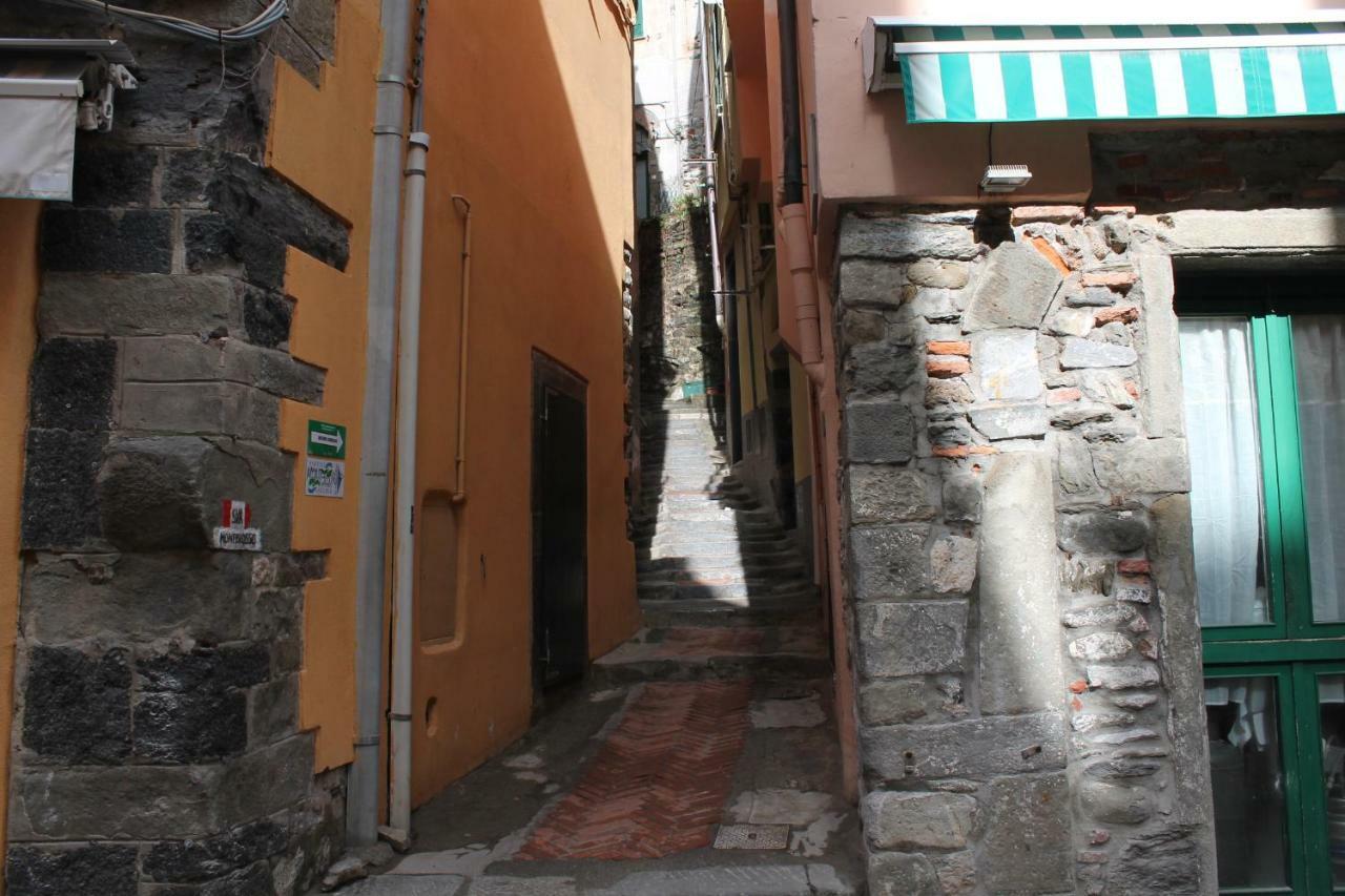 Guardando Le Stelle Apartment Vernazza Luaran gambar