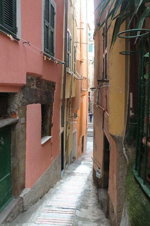 Guardando Le Stelle Apartment Vernazza Luaran gambar